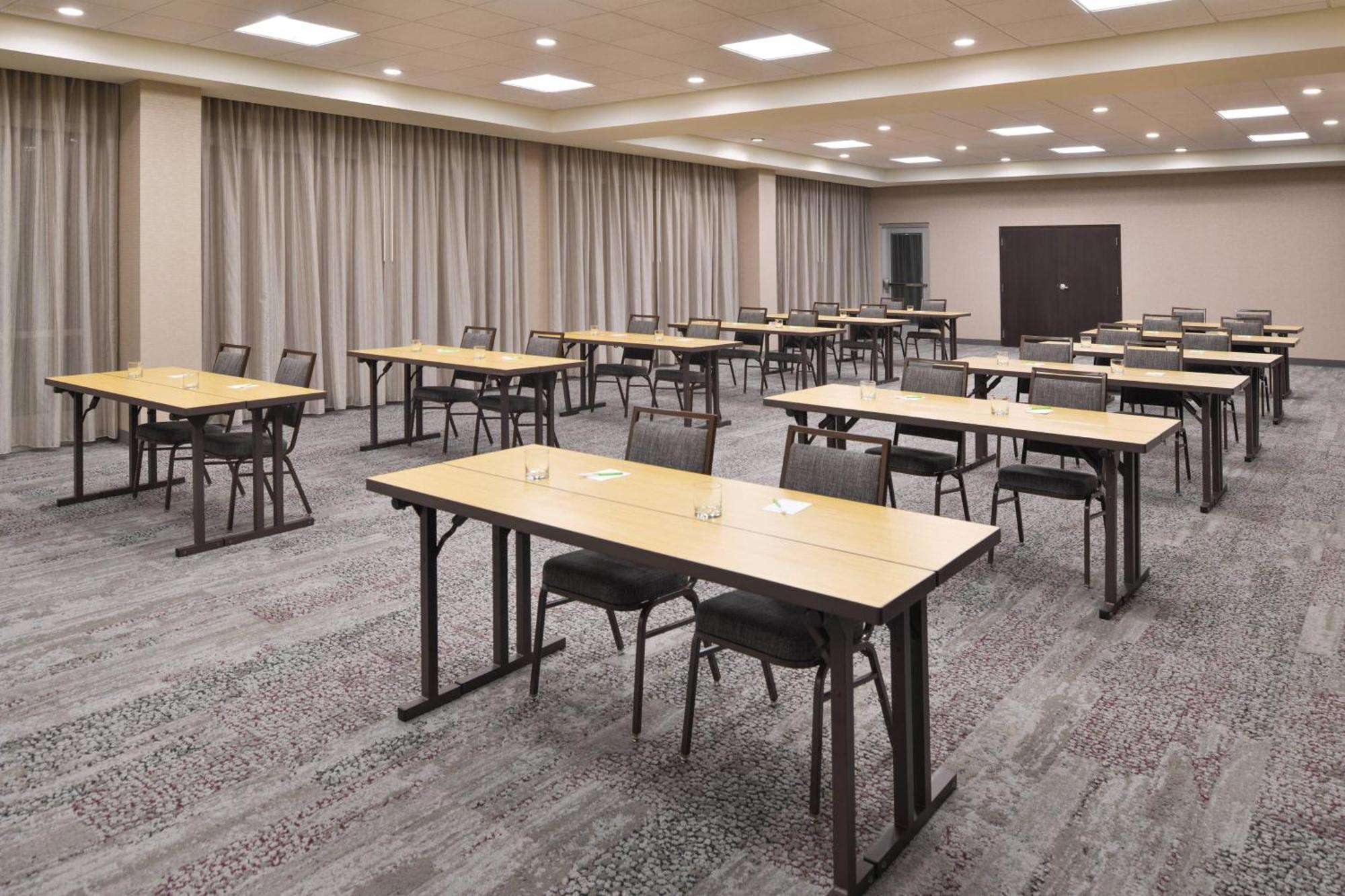 Courtyard By Marriott Columbus Гроув Сити Екстериор снимка