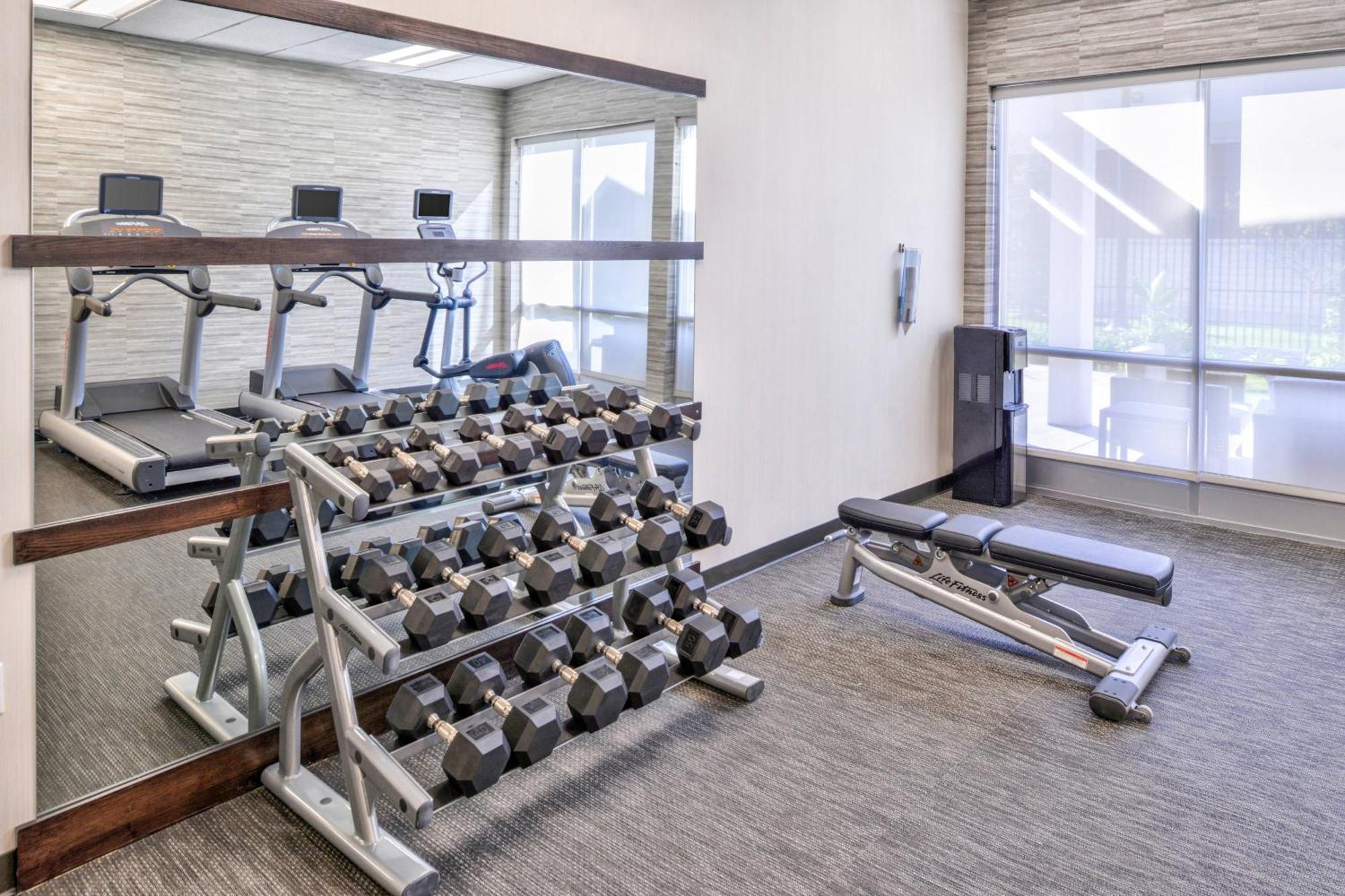 Courtyard By Marriott Columbus Гроув Сити Екстериор снимка