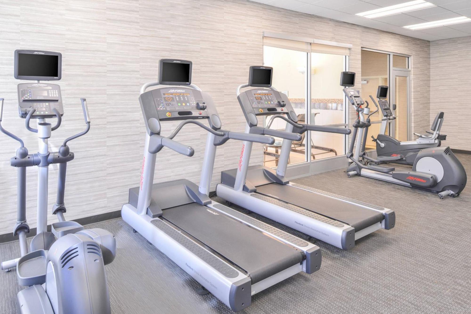 Courtyard By Marriott Columbus Гроув Сити Екстериор снимка