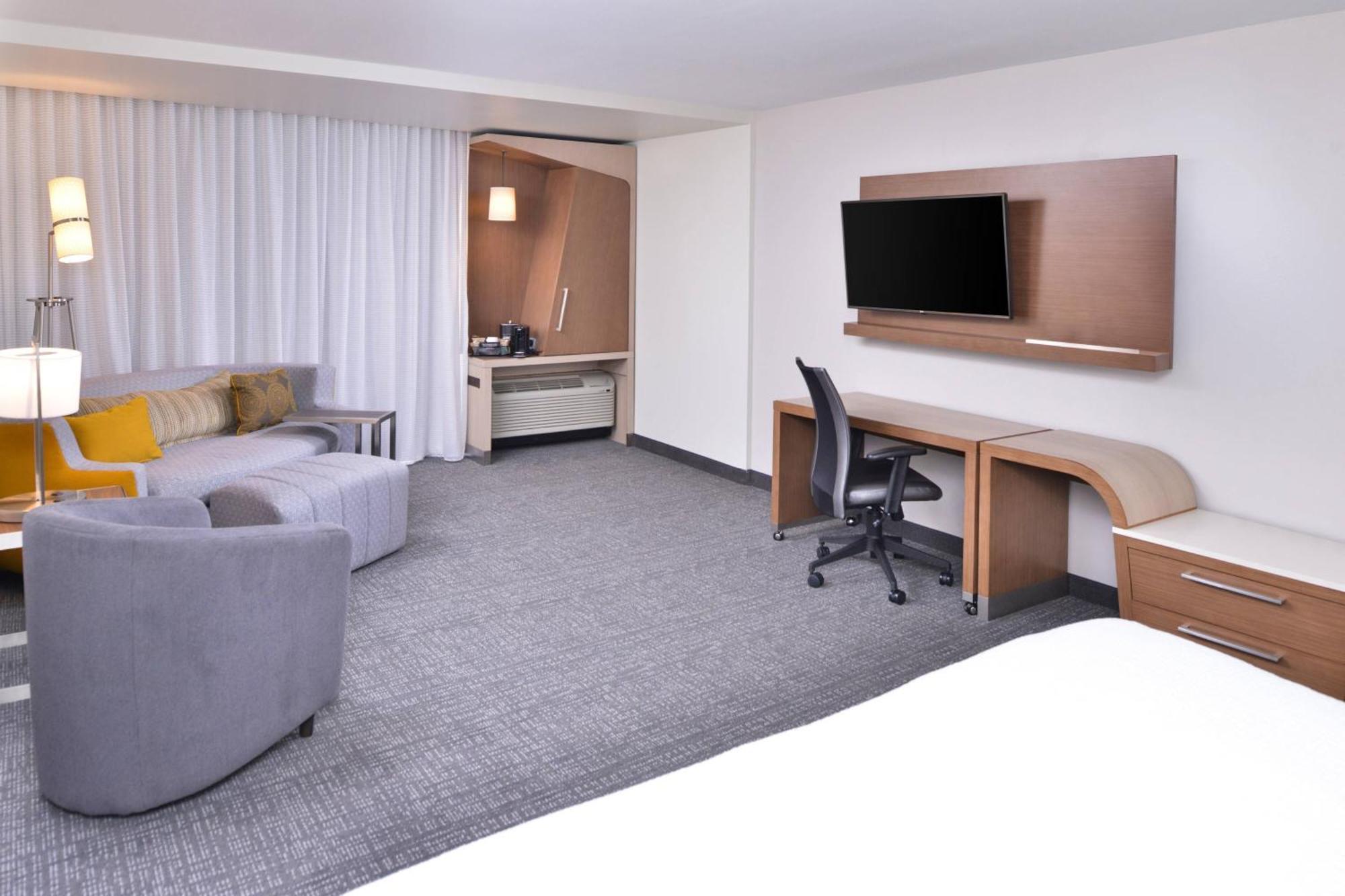 Courtyard By Marriott Columbus Гроув Сити Екстериор снимка