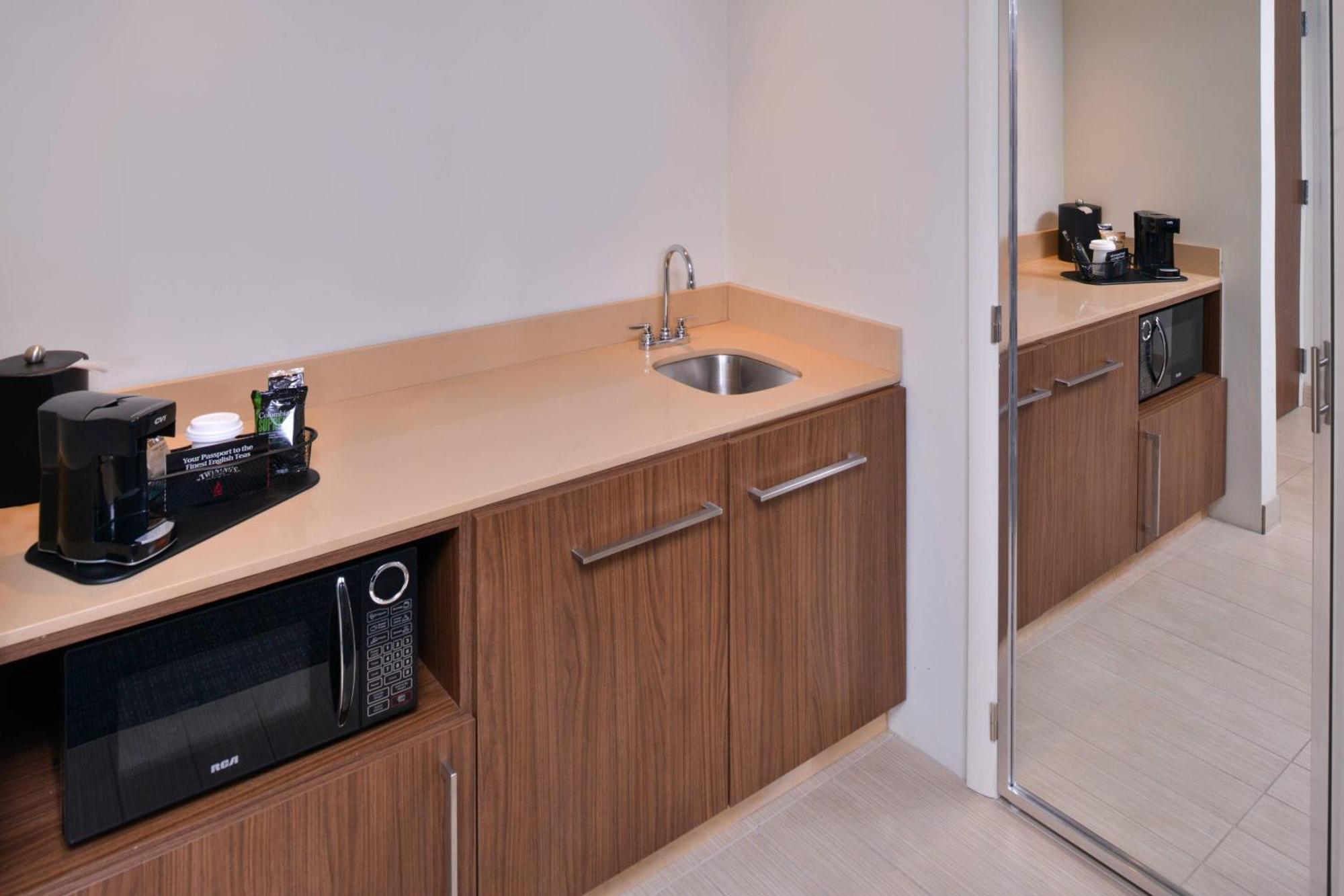 Courtyard By Marriott Columbus Гроув Сити Екстериор снимка