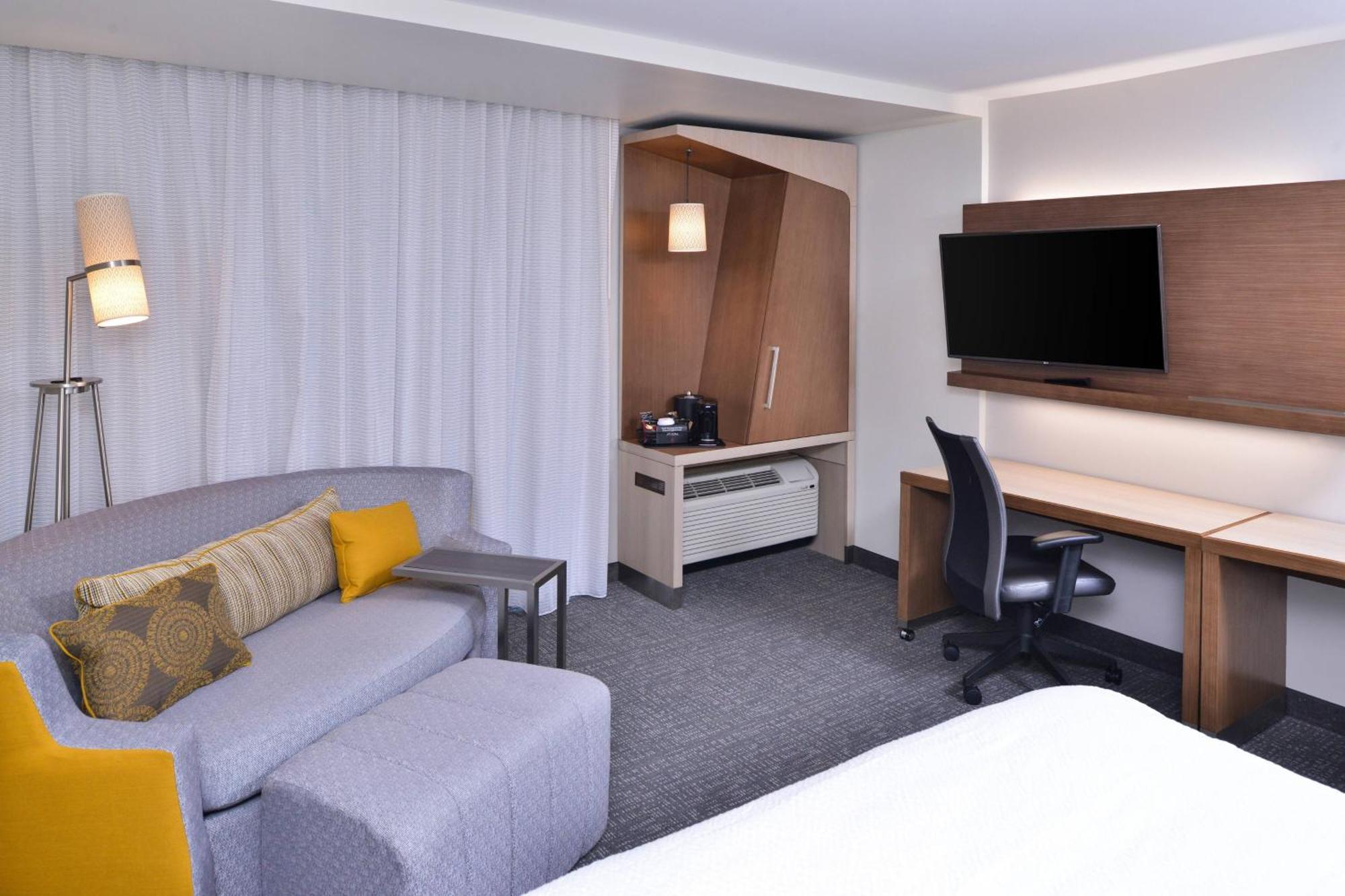 Courtyard By Marriott Columbus Гроув Сити Екстериор снимка