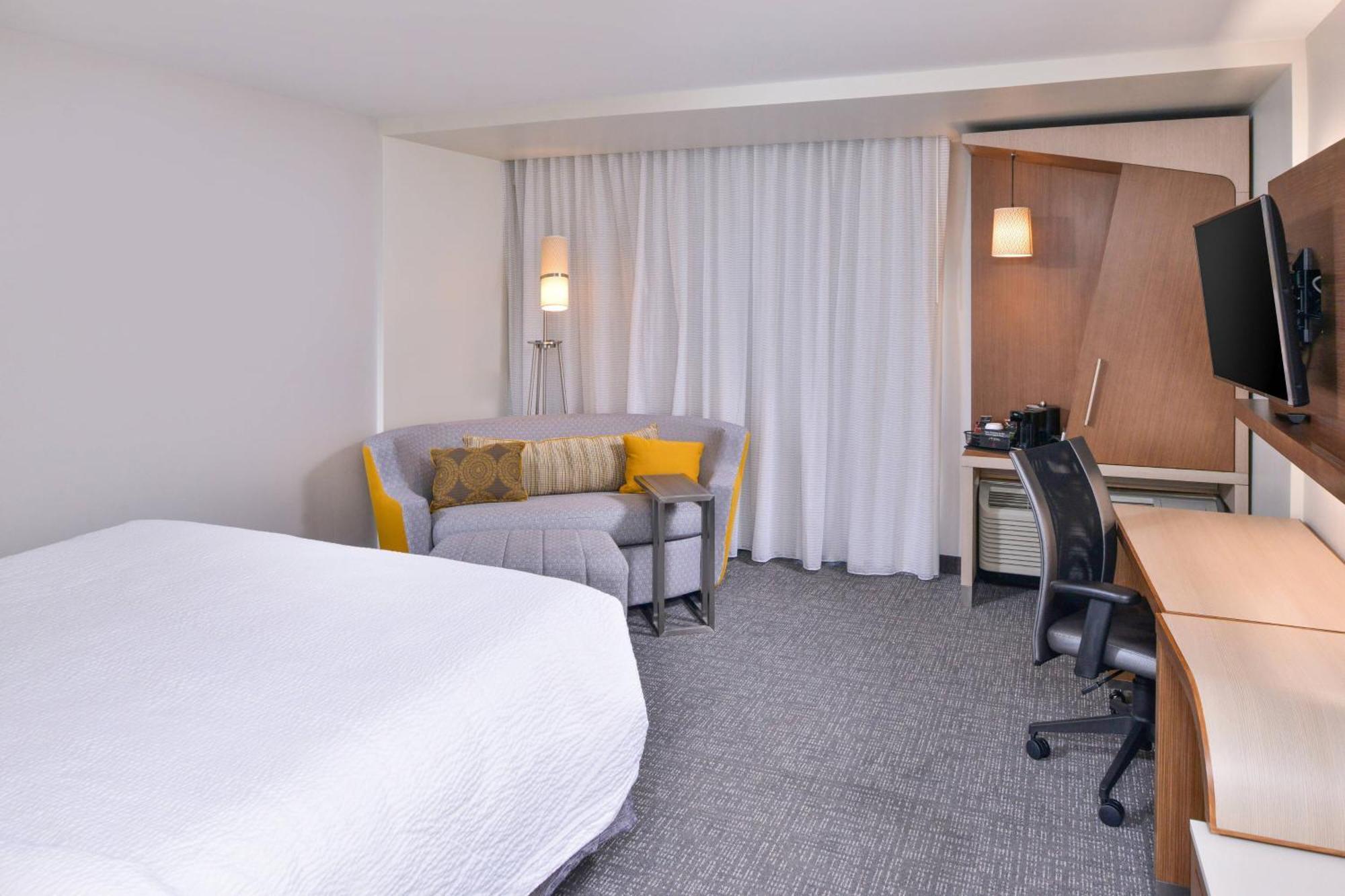 Courtyard By Marriott Columbus Гроув Сити Екстериор снимка
